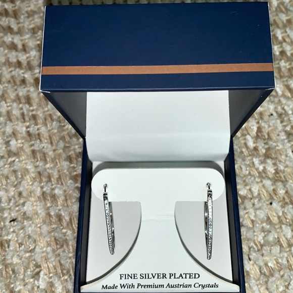 NIB Sofia James New York Fine Silver Plated Austrian Crystals Hooped Earrings - Picture 3 of 5